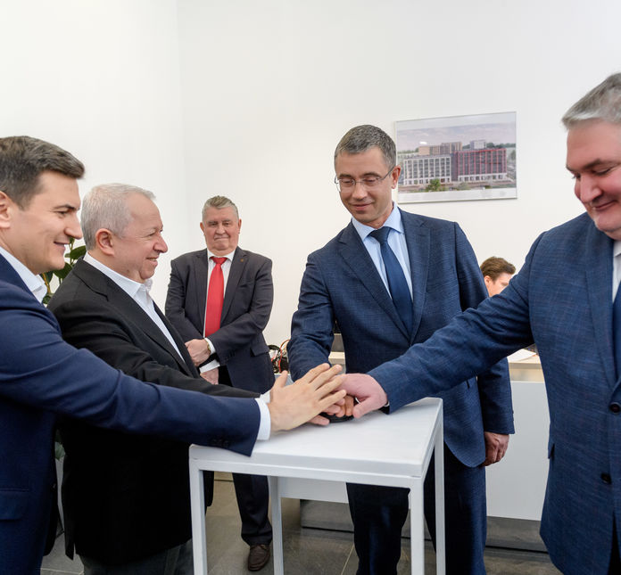 Город-спутник Южный получил разрешение на строительство жилых домов первой очереди и открыл клиентский центр